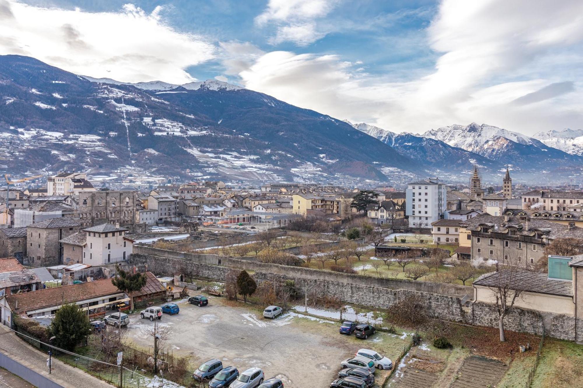 Attico Esclusivo Teatro Romano Aosta Eksteriør billede